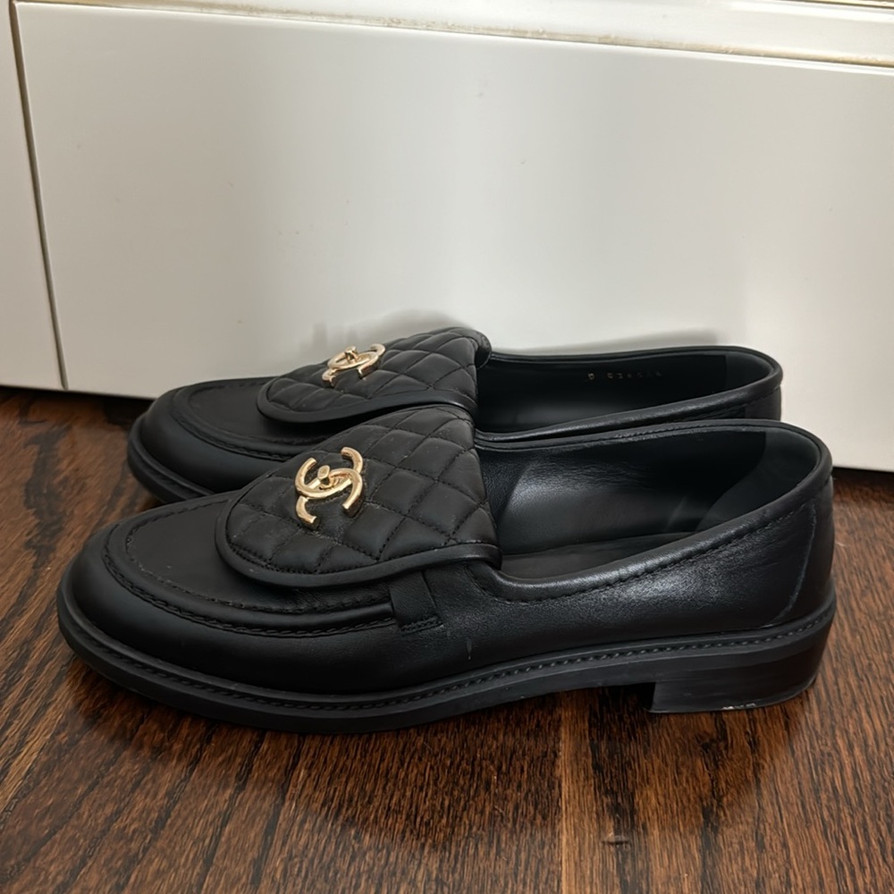 ‼️‼️PRICE FIRM‼️‼️ CHANEL Lambskin Quilted CC Turnlock Loafers 40.5 Black - Picture 8 of 13
